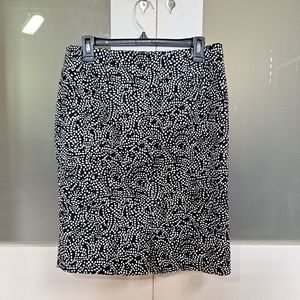 Liz Claiborne mini skirt, black and white. Size 8